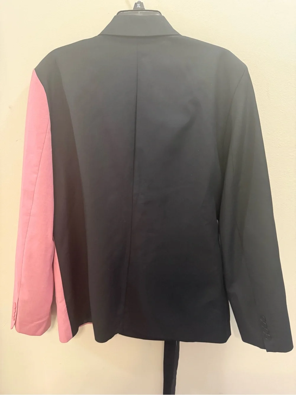 Boohoo Man Blazer Colorblock 2 Tone Pink & Black Belted Jacket Sz 40 Bold Modern